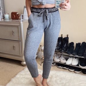 AMERICAN EAGLE JOGGERS